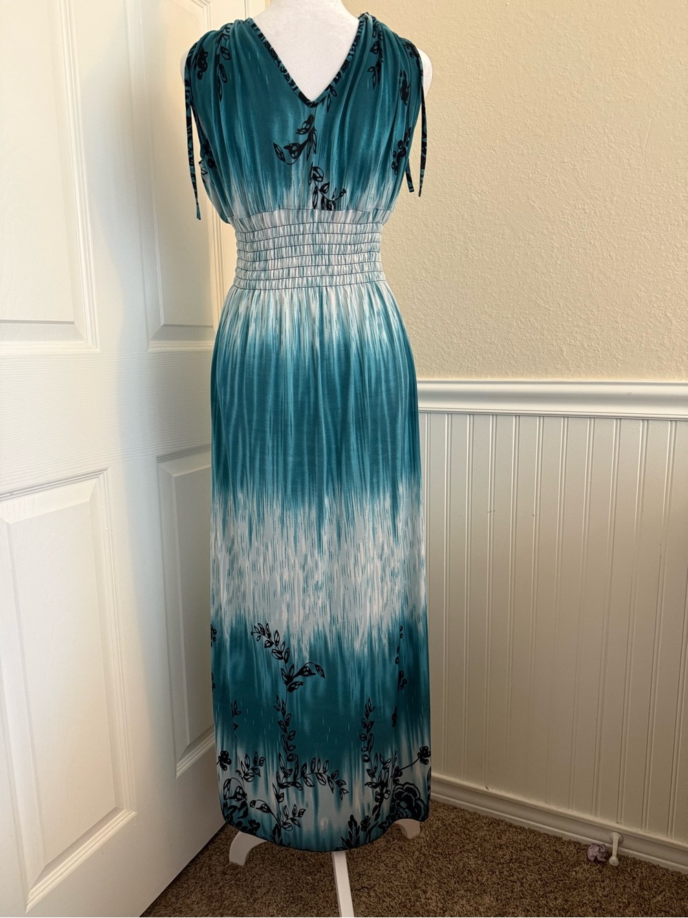 Teal Ombre Maxi Dress with Floral Detail - Picture 5 of 6